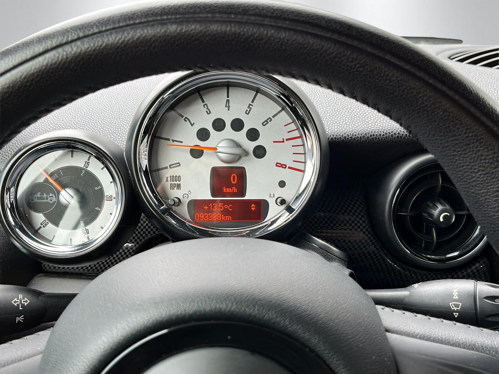 MINI Cabrio R57 1.6i Cooper S-image-19