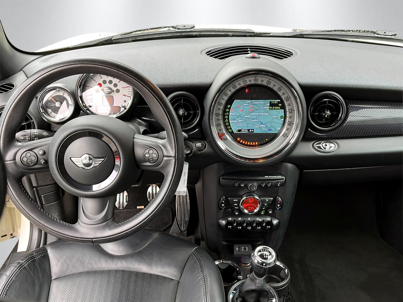 MINI Cabrio R57 1.6i Cooper S-image-7