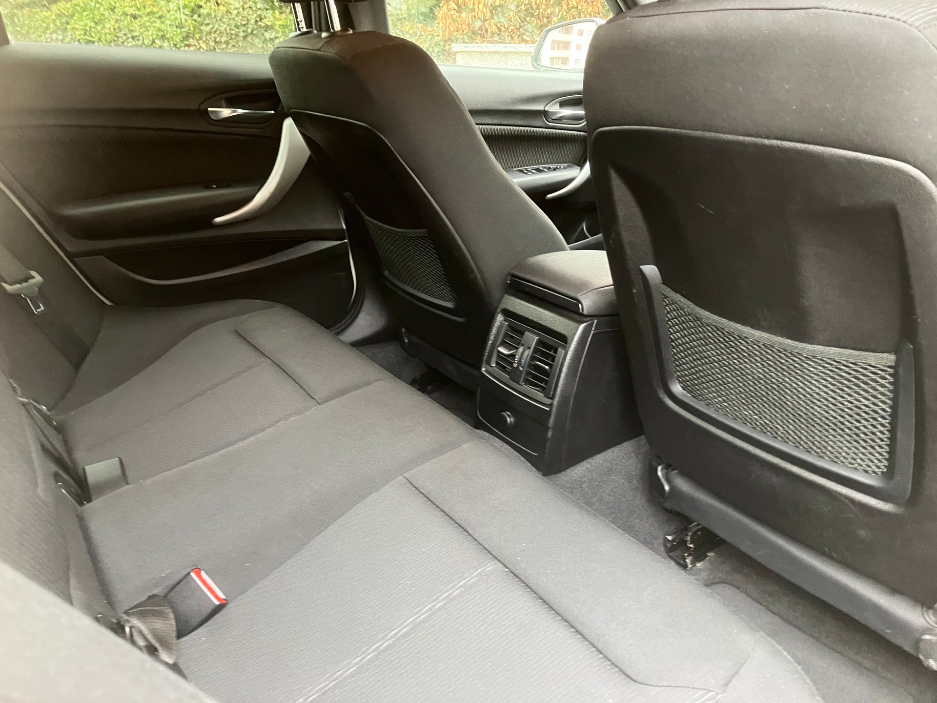 BMW 118d xDrive-image-5