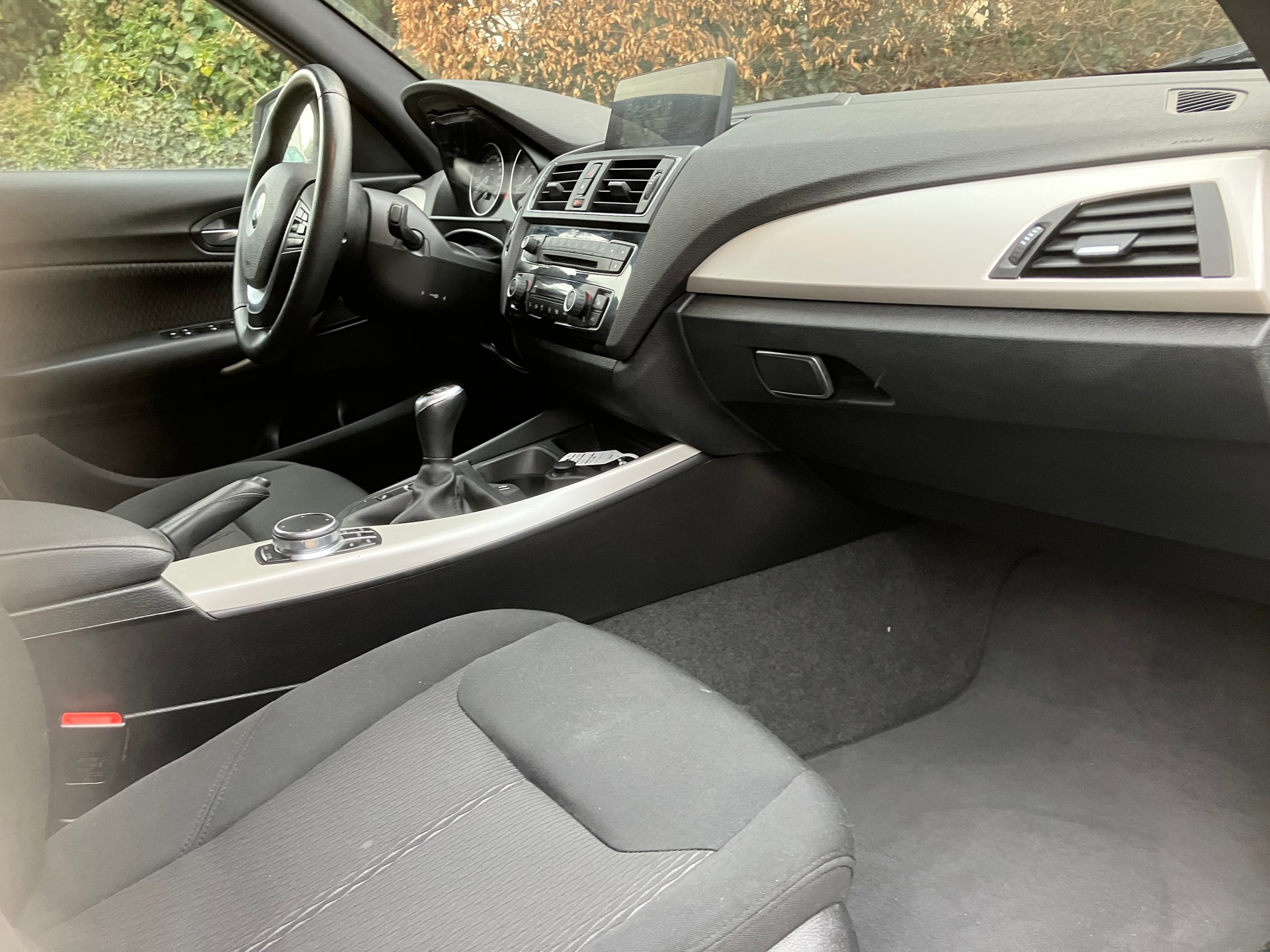 BMW 118d xDrive-image-6