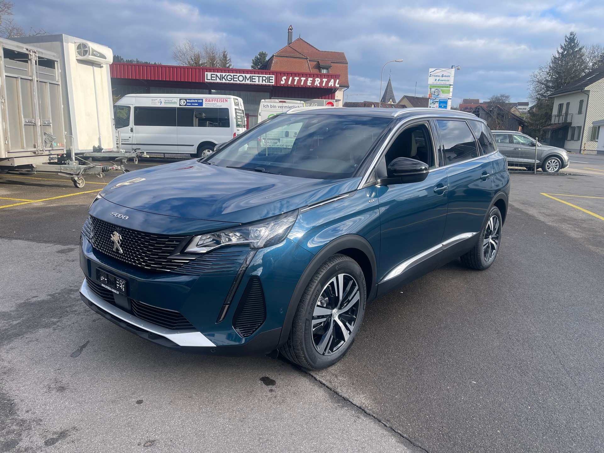 PEUGEOT 5008 136 e-DCS6 GT