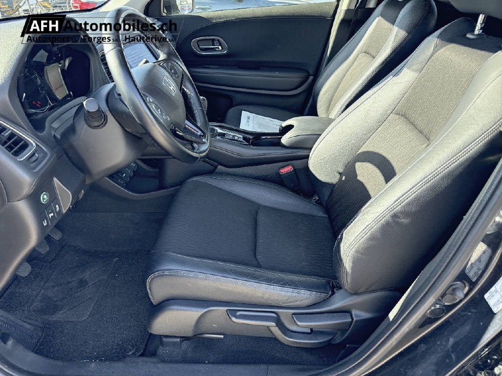 HONDA HR-V 1.5i-VTEC Executive-image-13