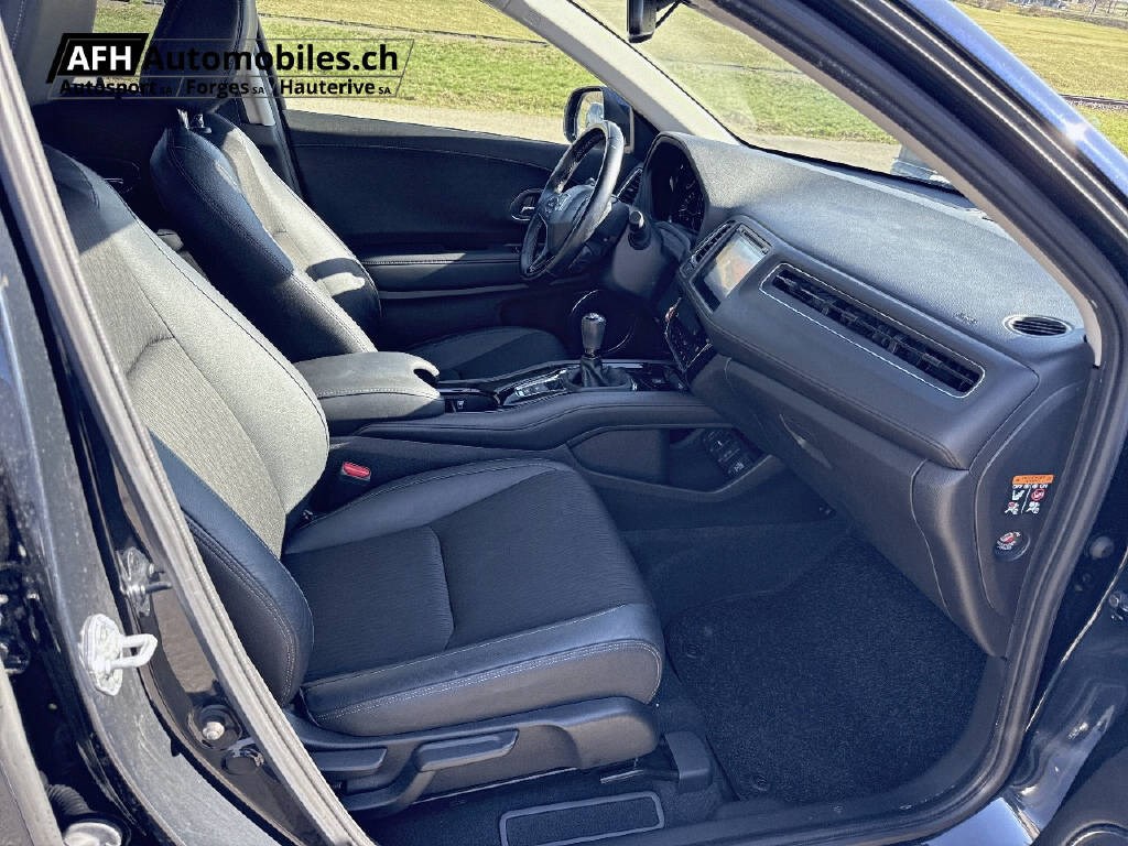 HONDA HR-V 1.5i-VTEC Executive-image-8