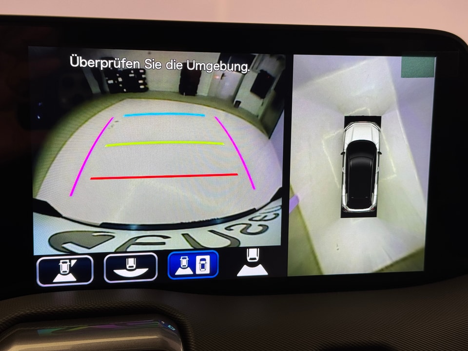 Urban Cruiser Electric 61 kWh Premium AWD