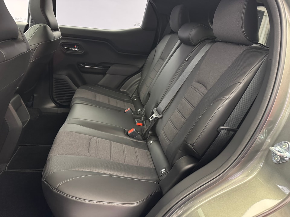 Urban Cruiser Electric 61 kWh Premium AWD