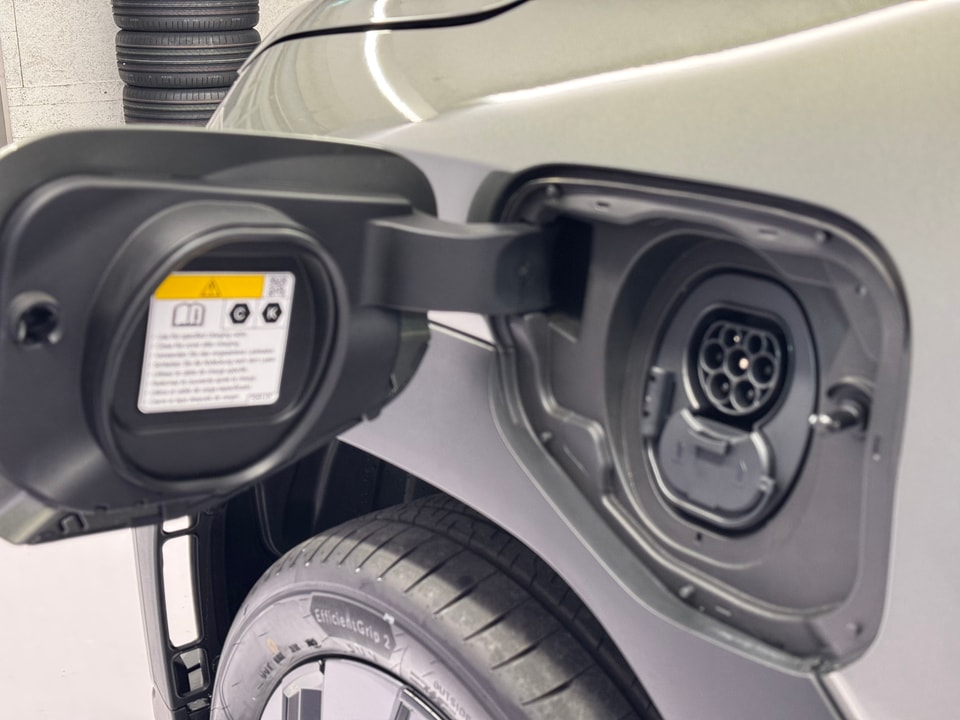 Urban Cruiser Electric 61 kWh Premium AWD