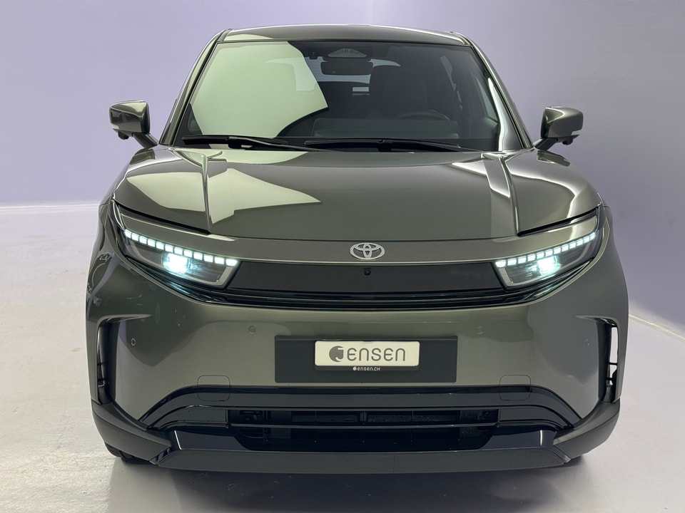 Urban Cruiser Electric 61 kWh Premium AWD