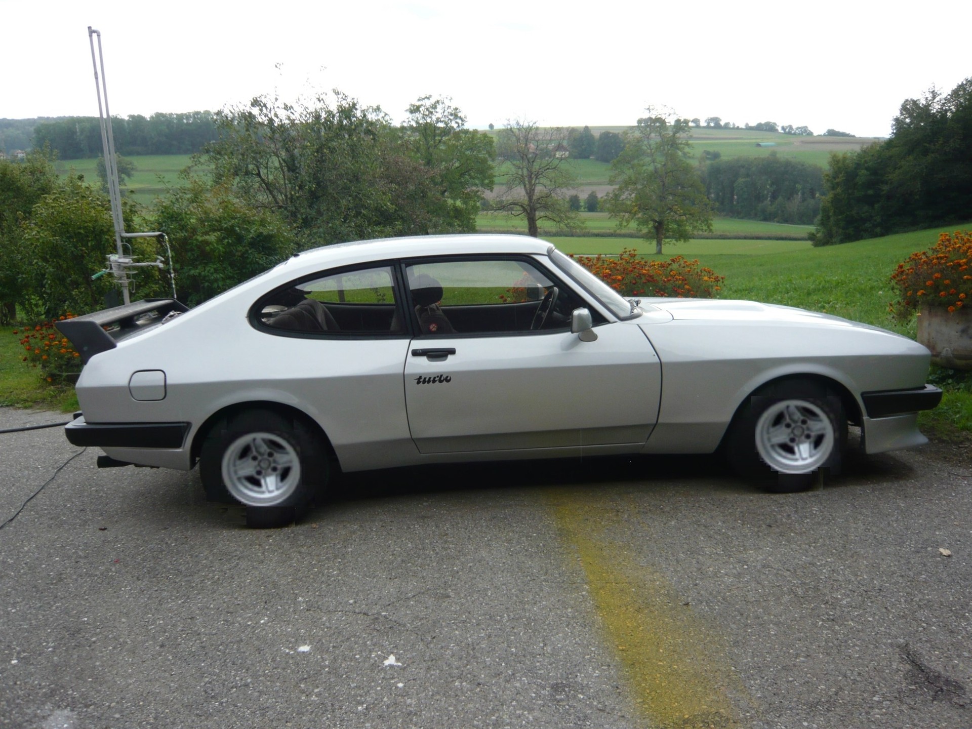FORD CAPRI 2,8 Turbo-image-1