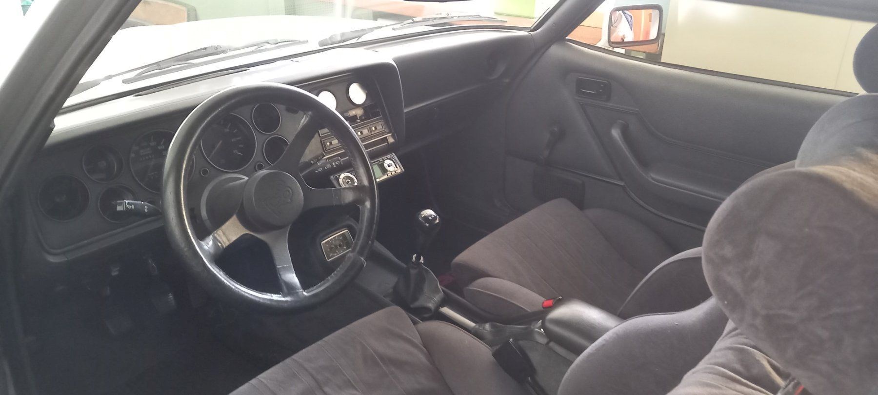 FORD CAPRI 2,8 Turbo-image-4