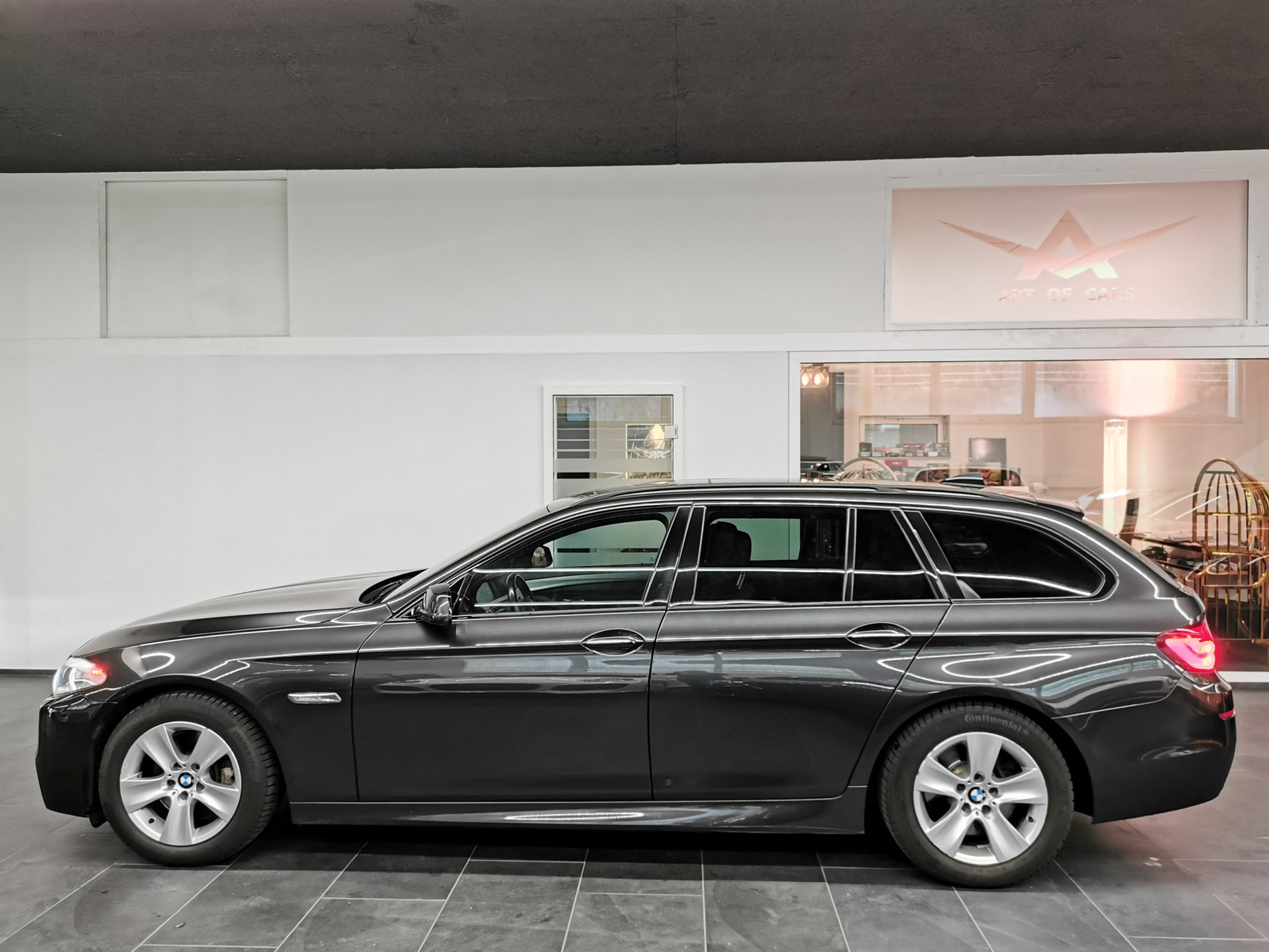 BMW 535i Touring M-PAKET PANORAMADACH Steptronic Komfortzugang Rückfahrkamera Sporsitze M Sportfahrwerk-image-3
