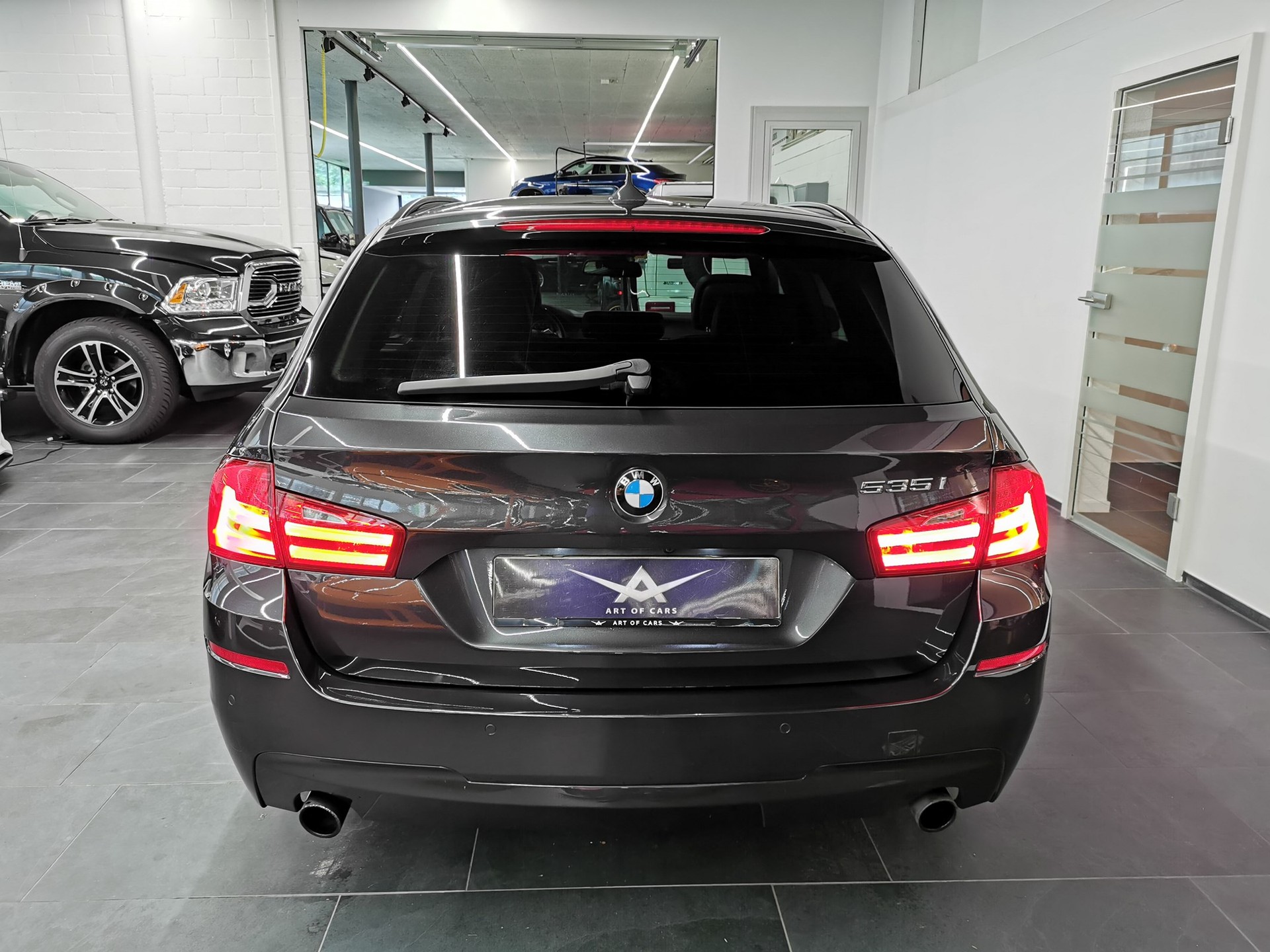 BMW 535i Touring M-PAKET PANORAMADACH Steptronic Komfortzugang Rückfahrkamera Sporsitze M Sportfahrwerk-image-5