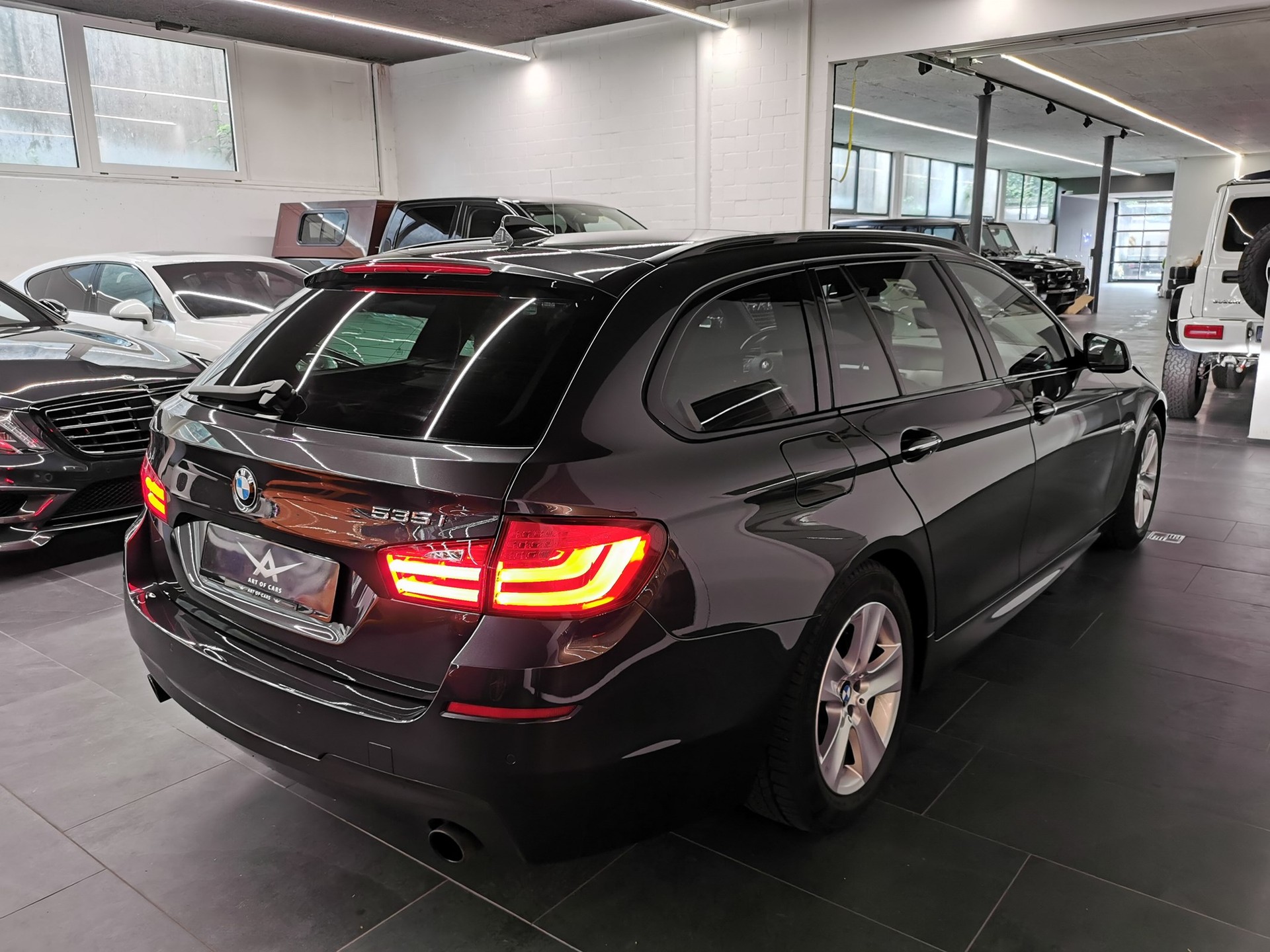 BMW 535i Touring M-PAKET PANORAMADACH Steptronic Komfortzugang Rückfahrkamera Sporsitze M Sportfahrwerk-image-6