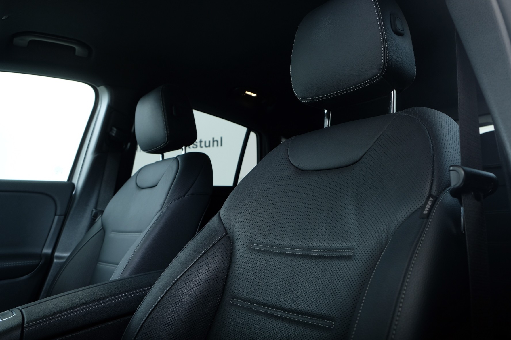 MERCEDES-BENZ EQA 300 AMG Line 4Matic-image-20