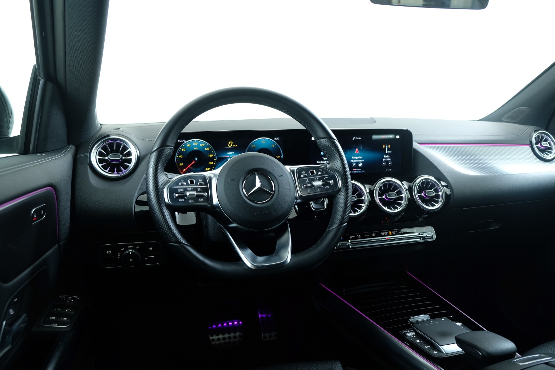 MERCEDES-BENZ EQA 300 AMG Line 4Matic-image-23