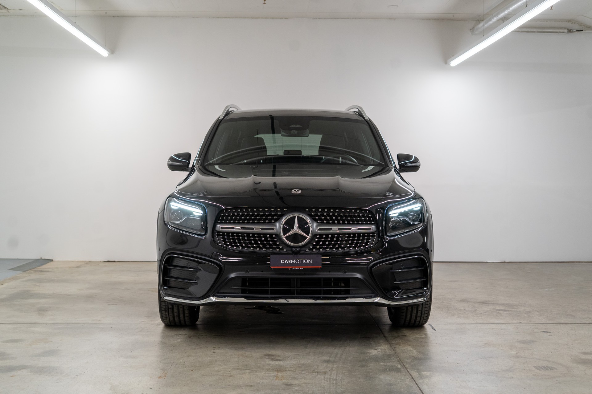MERCEDES-BENZ GLB 200  AMG Line *FACELIFT*-showroom-element-1