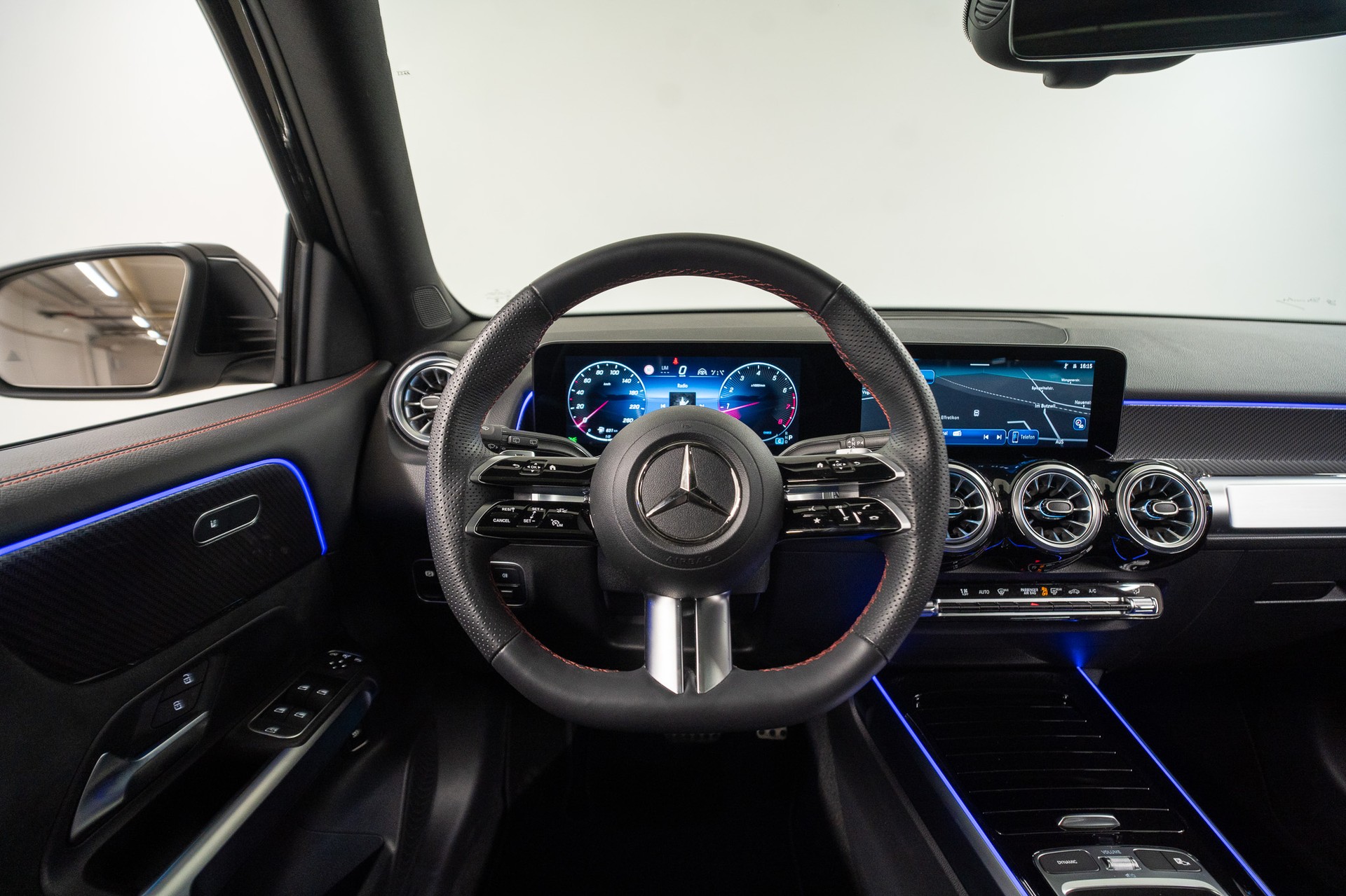 MERCEDES-BENZ GLB 200 AMG Line *FACELIFT*-image-16