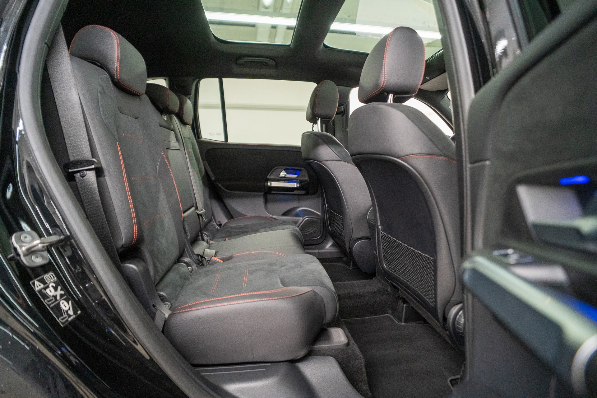 MERCEDES-BENZ GLB 200 AMG Line *FACELIFT*-image-12