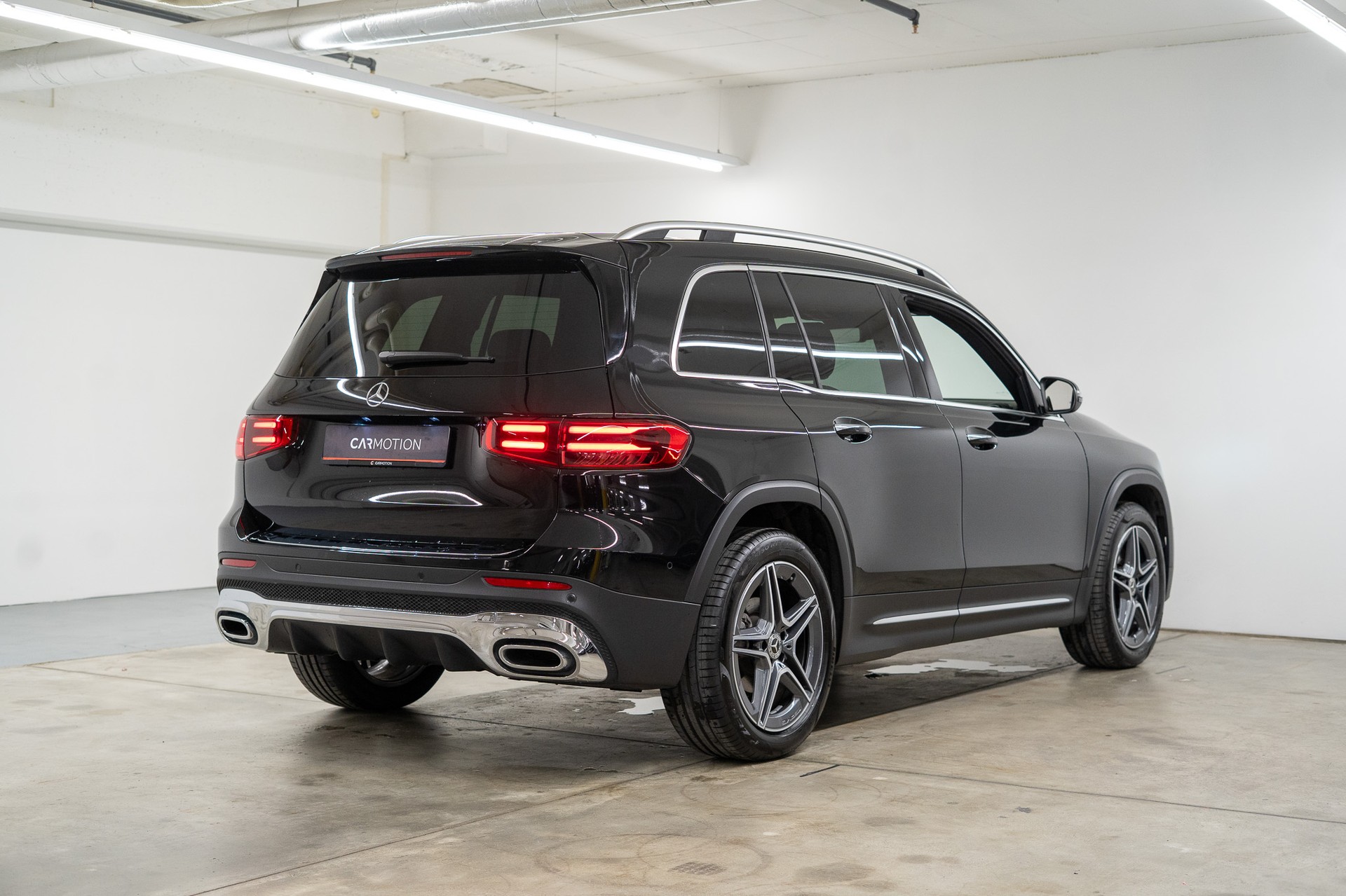 MERCEDES-BENZ GLB 200  AMG Line *FACELIFT*-showroom-element-3