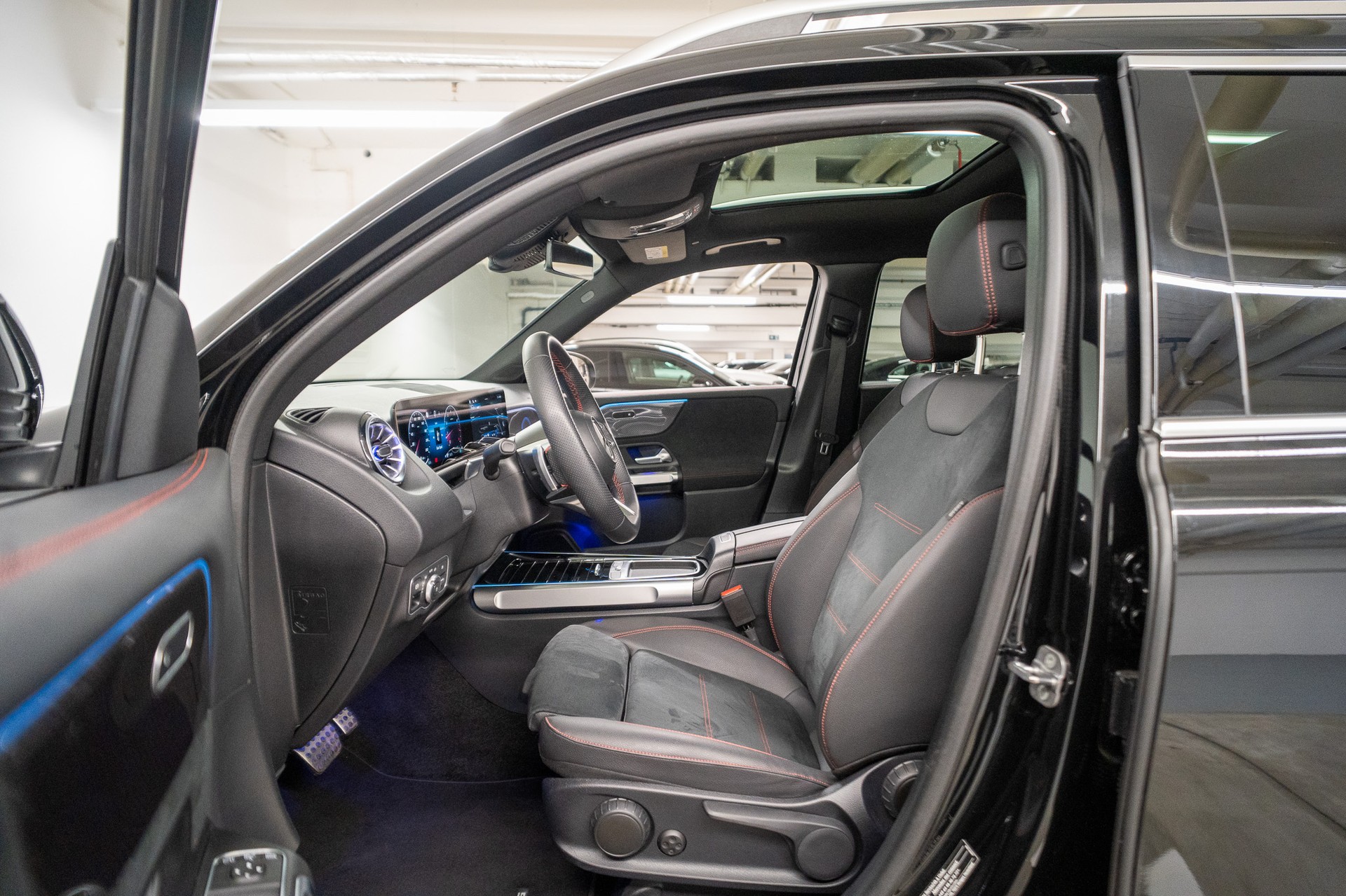MERCEDES-BENZ GLB 200 AMG Line *FACELIFT*-image-7