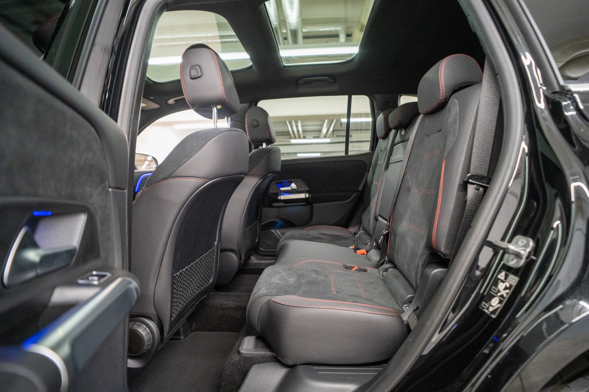 MERCEDES-BENZ GLB 200 AMG Line *FACELIFT*-image-11