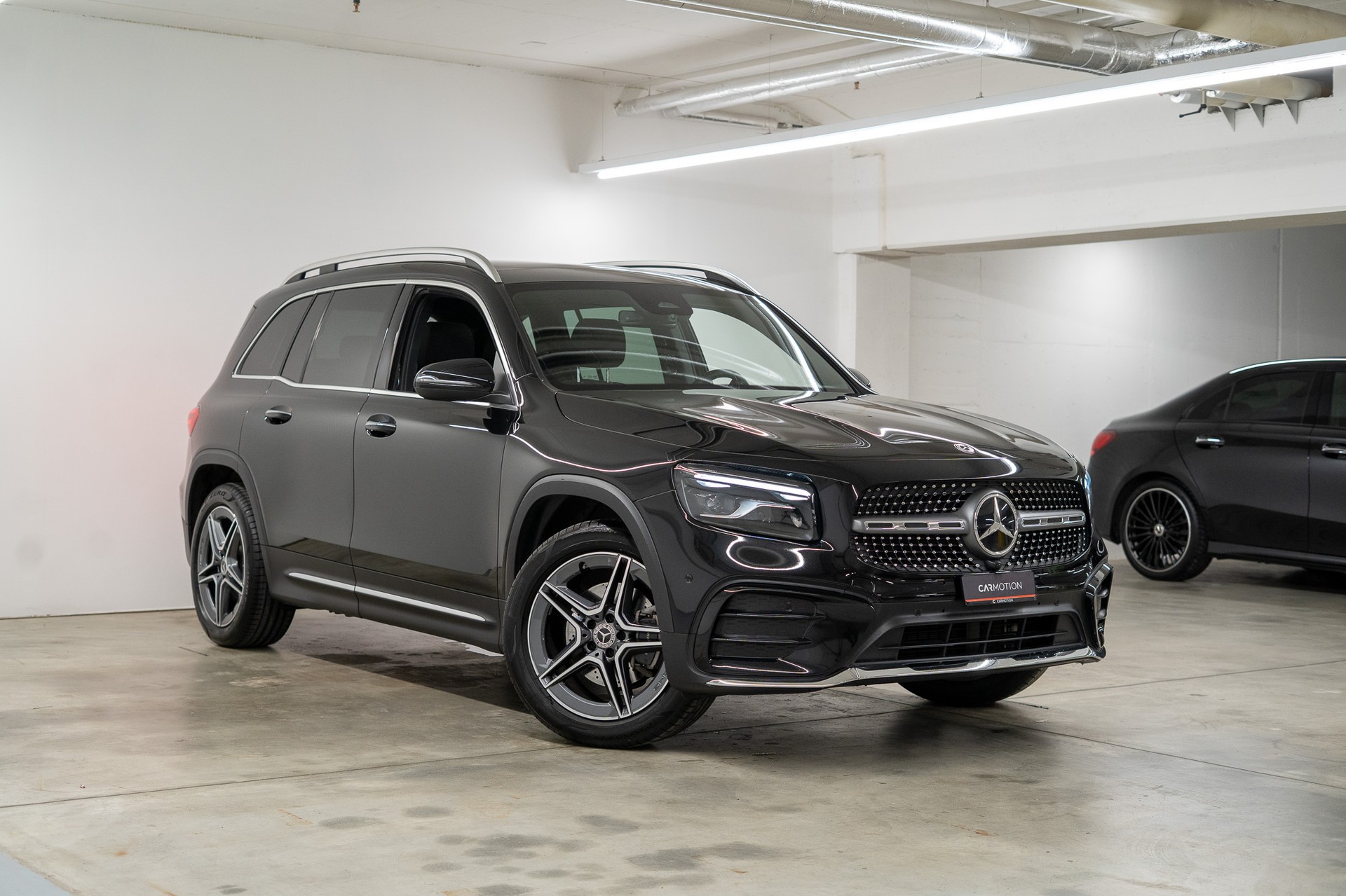 MERCEDES-BENZ GLB 200  AMG Line *FACELIFT*-showroom-element-2