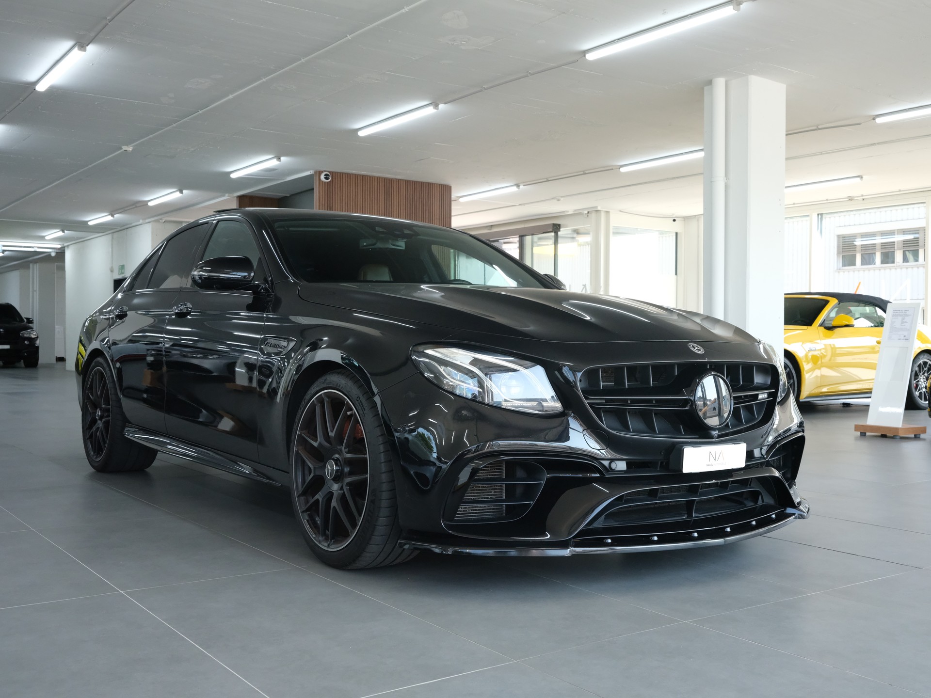 MERCEDES-BENZ E 63 AMG 4Matic Speedshift MCT-showroom-element-1