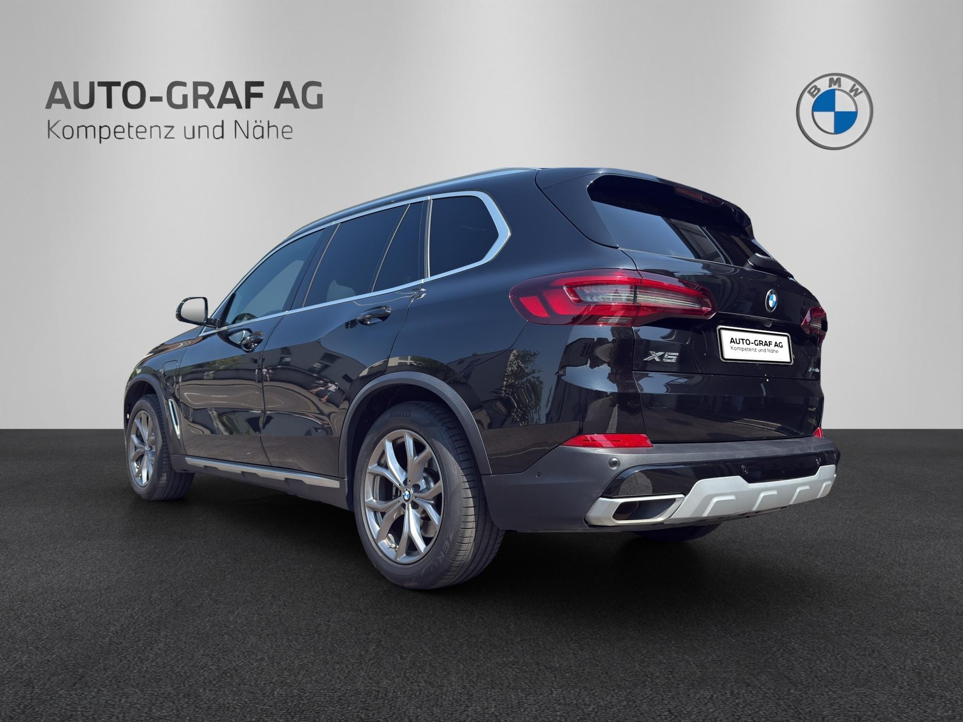 BMW X5 45e xDrive-showroom-element-2