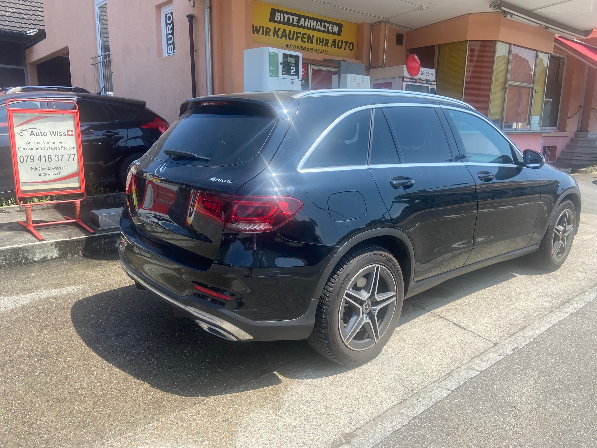 MERCEDES-BENZ GLC 300 d AMG Line 4Matic 9G-Tronic-showroom-element-3