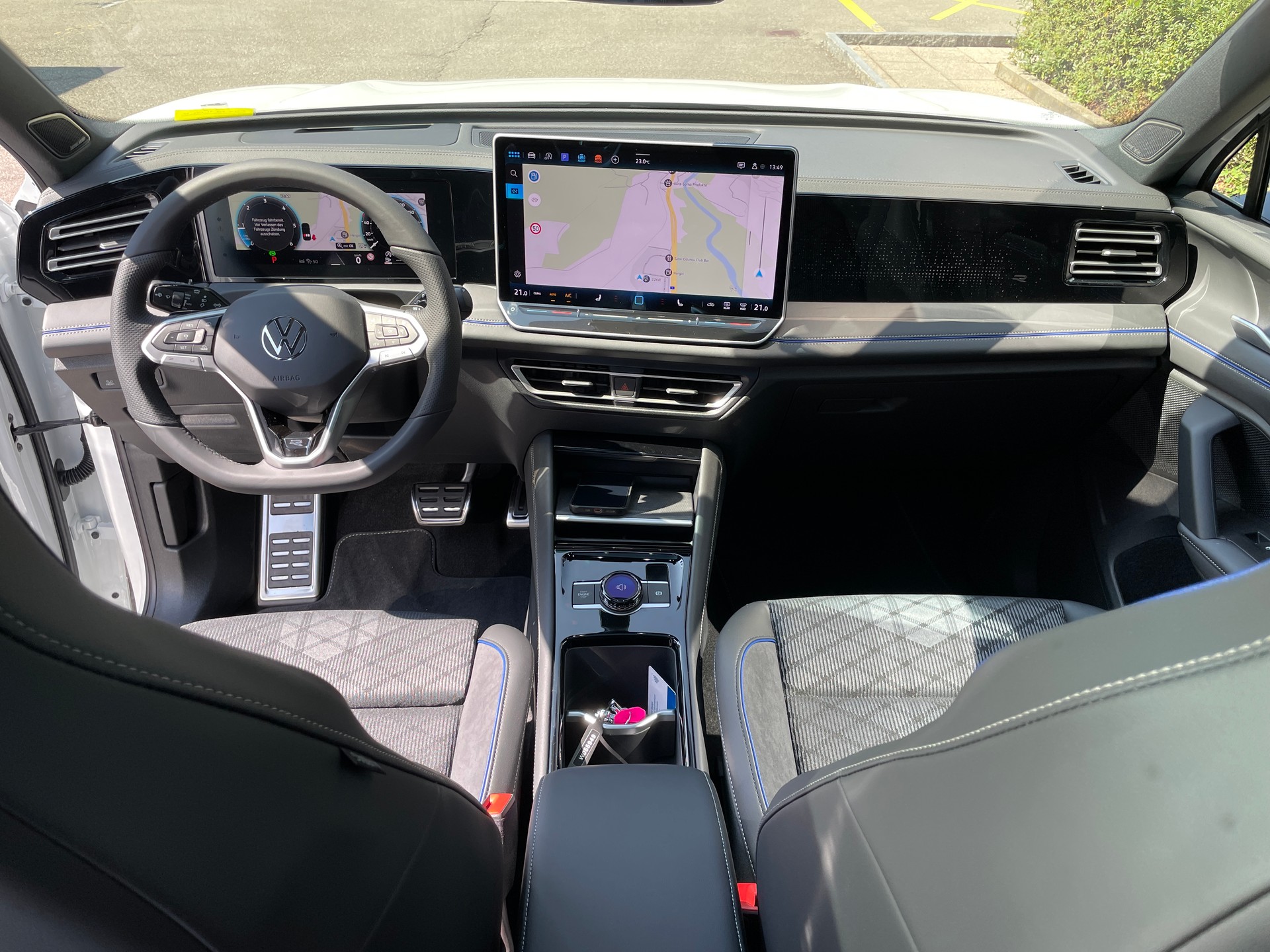 VW Tiguan 2.0 TDI SCR R-Line 4Motion DSG-image-16