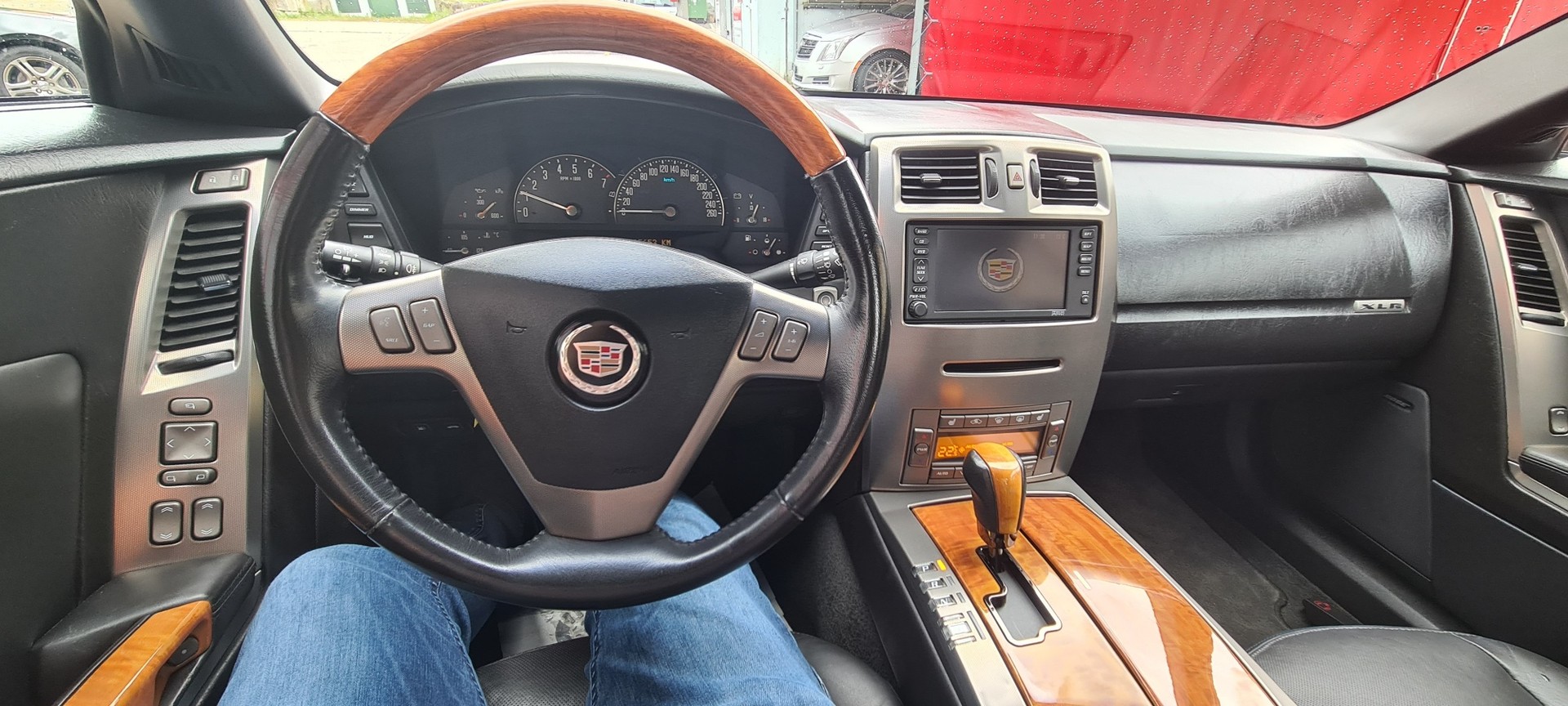 CADILLAC XLR 4.6 32V-image-21