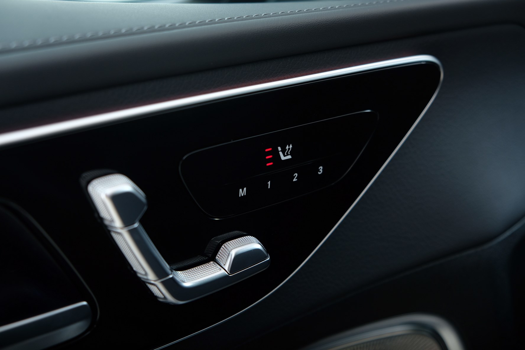 MERCEDES-BENZ C 220 d 4 Matic-image-12