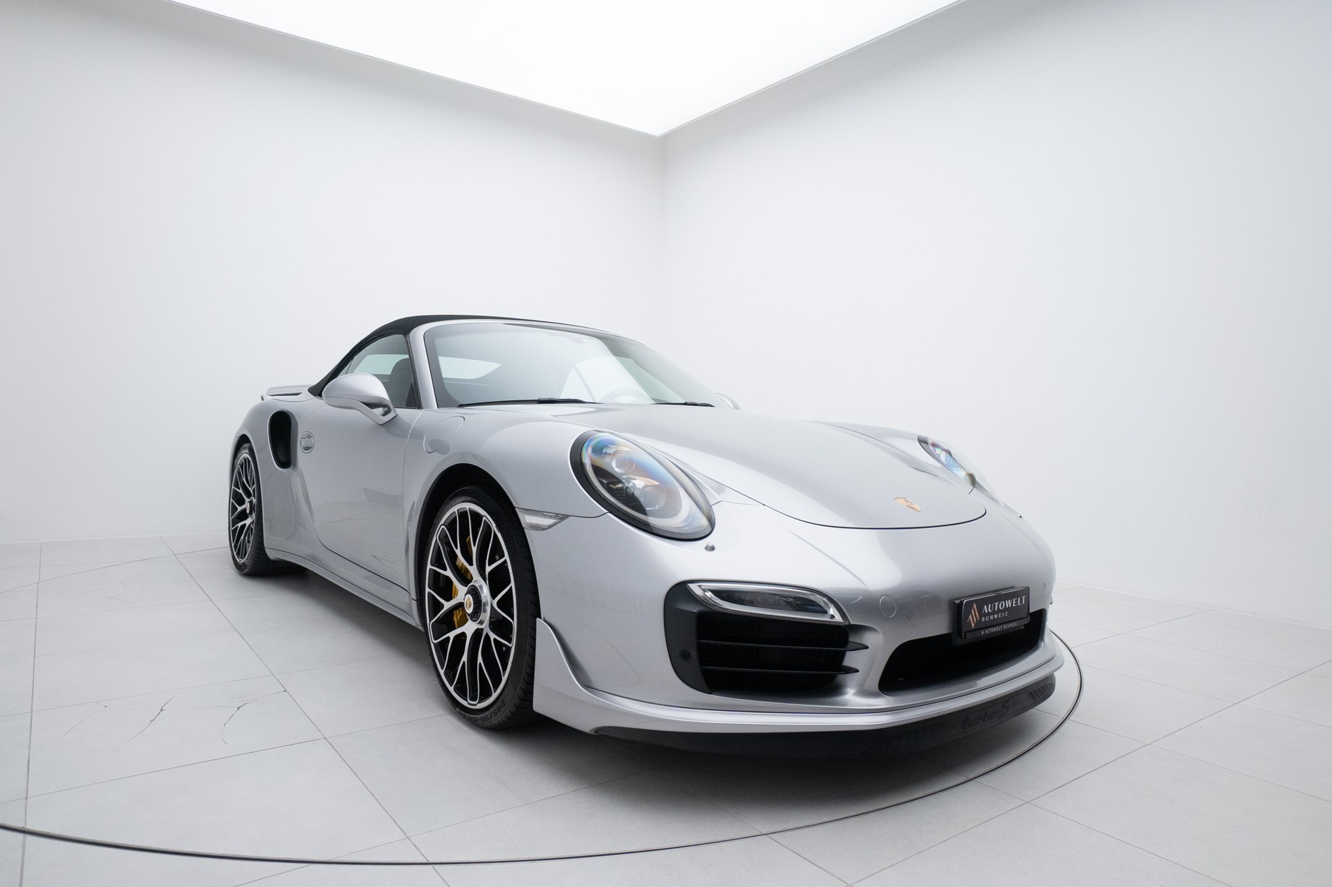 PORSCHE 911 Turbo S Cabrio PDK-showroom-element-1
