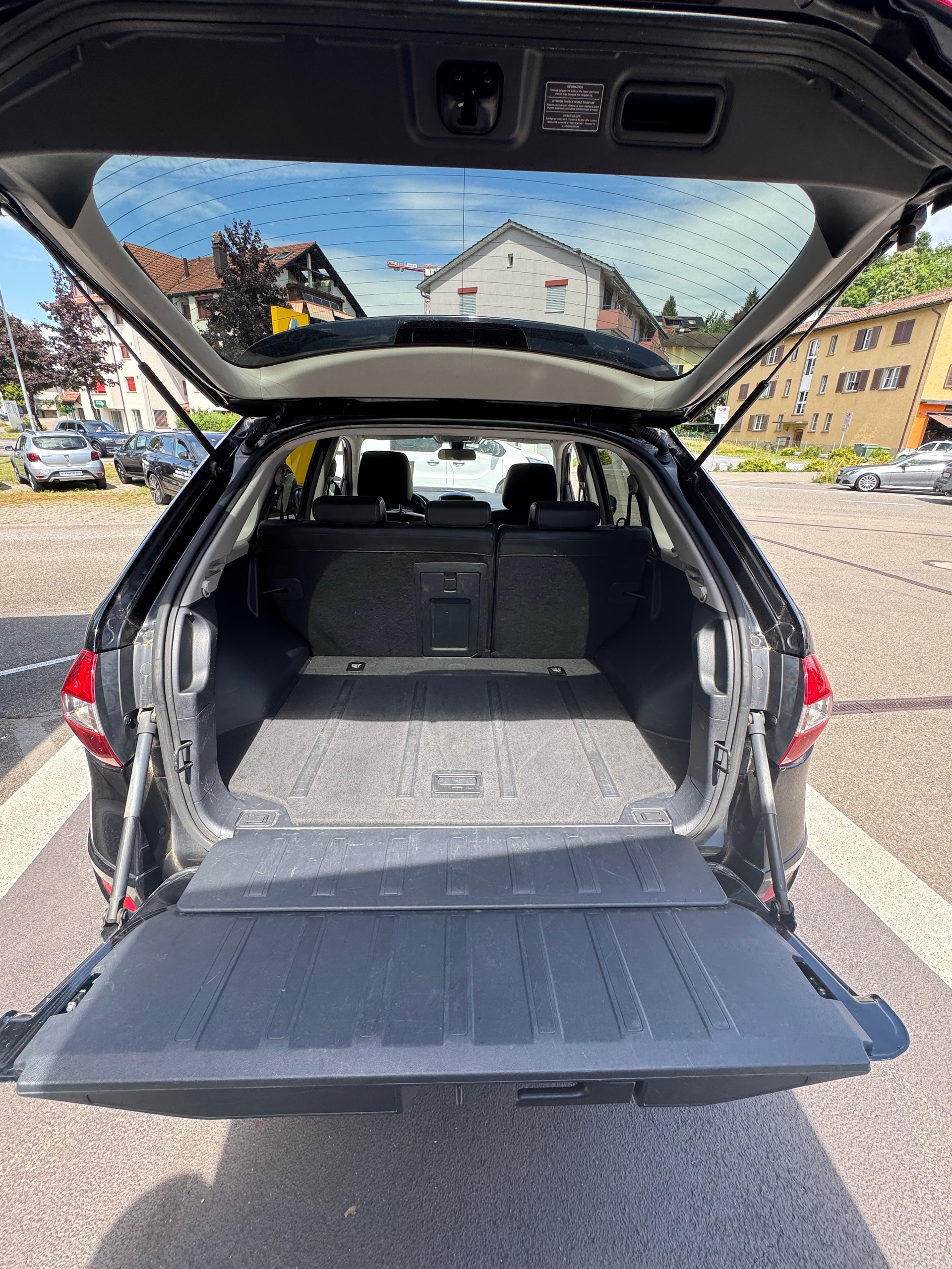 RENAULT Koleos 2.5 Swiss Edition 4x4 Automatic-showroom-element-3