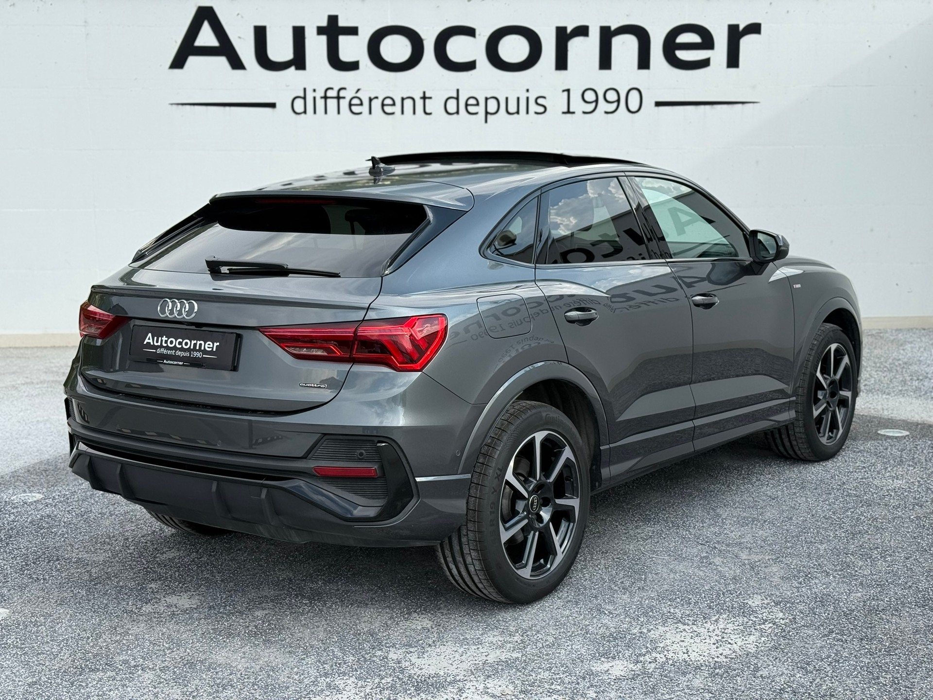 AUDI Q3 Sportback 40 TFSI S line quattro-showroom-element-3