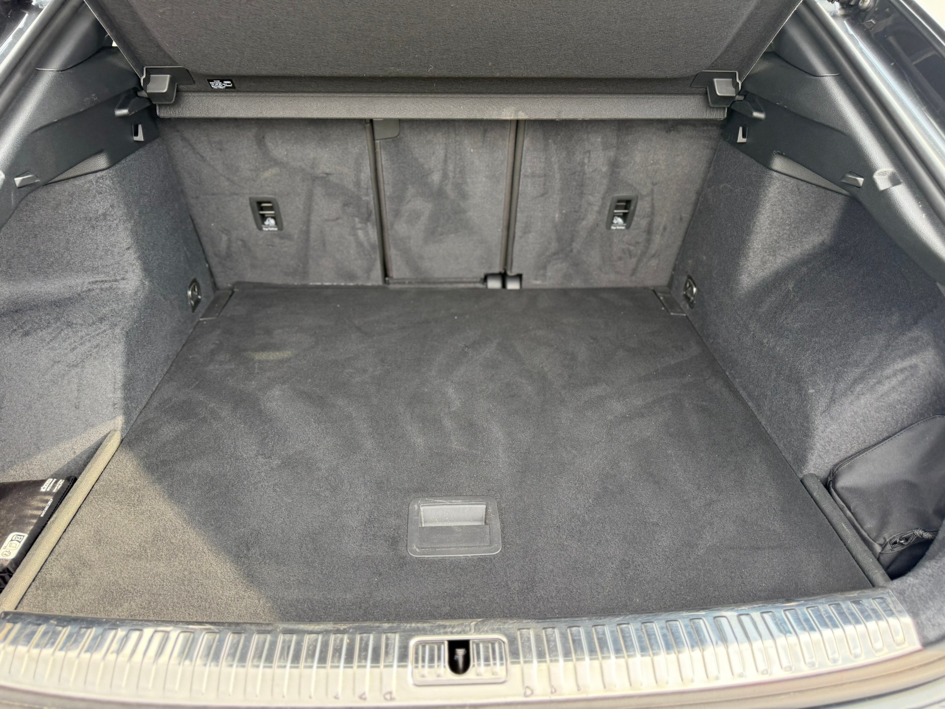 AUDI Q3 Sportback 40 TFSI S line quattro-image-11