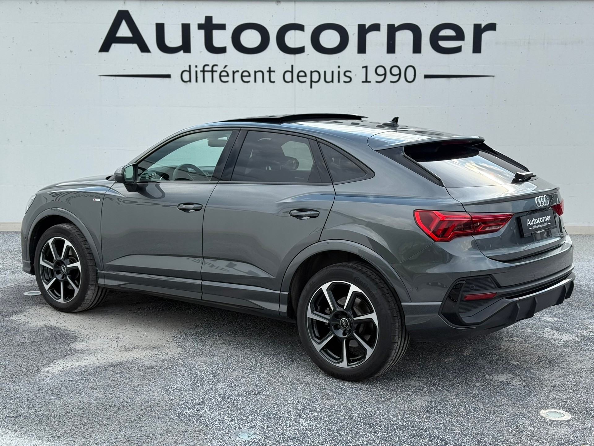 AUDI Q3 Sportback 40 TFSI S line quattro-showroom-element-1