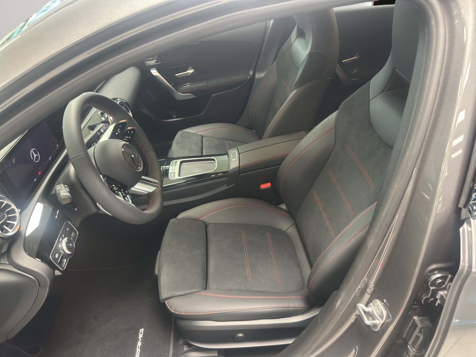 Image MERCEDES-BENZ A-220 A 220 4Matic 8G-DCT