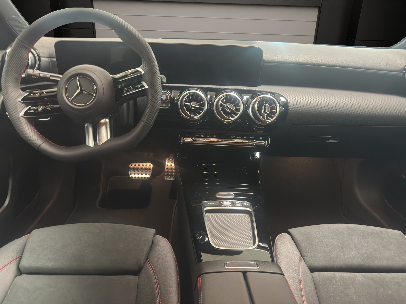 Image MERCEDES-BENZ A-220 A 220 4Matic 8G-DCT