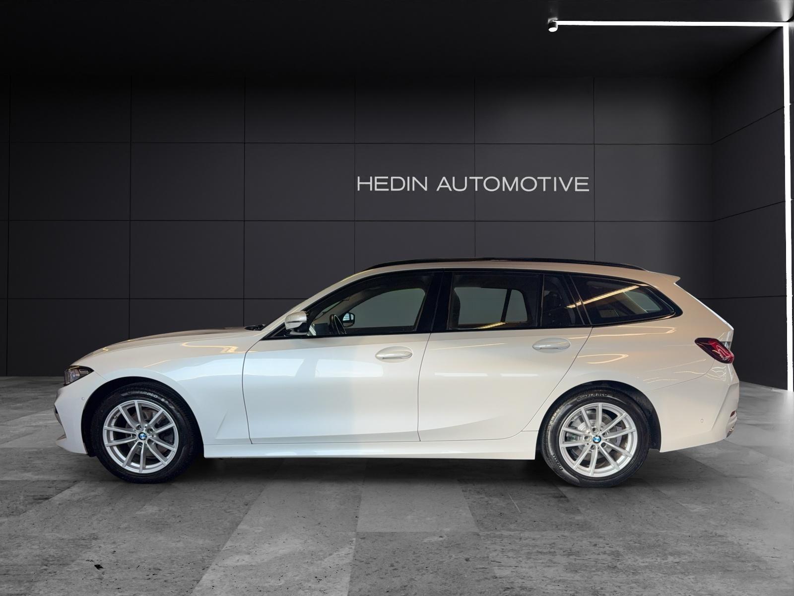 BMW 320d xDrive Touring-showroom-element-1