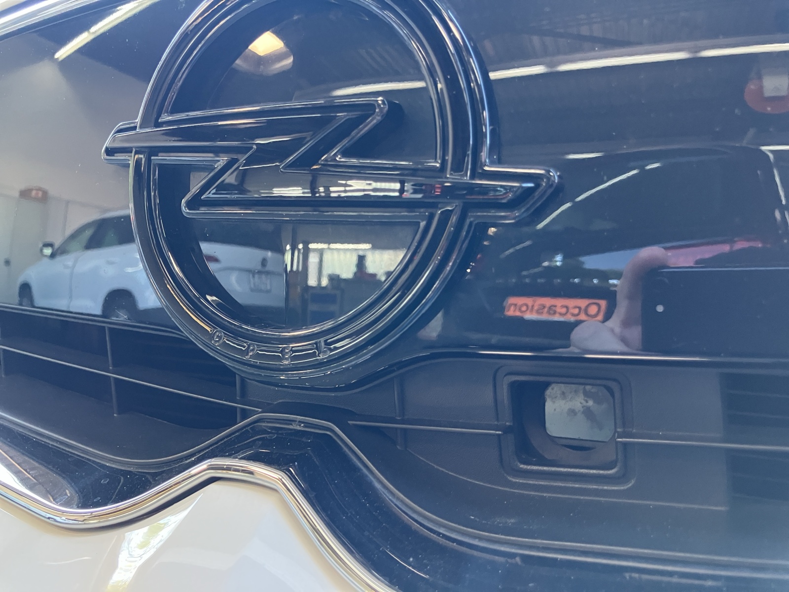 OPEL Grandland 1.6 Hybrid4 Ultimate Automatik-image-29