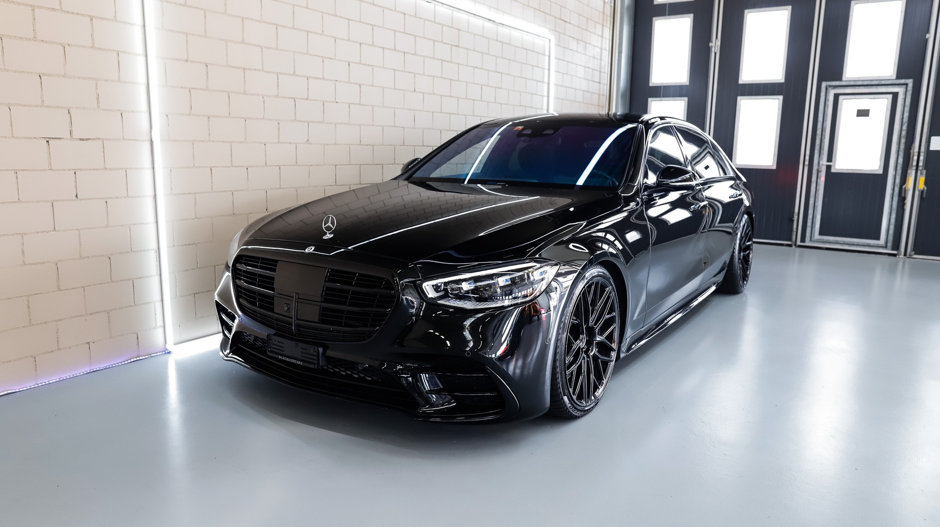 MERCEDES-BENZ S 500 L 4Matic AMG Line 9G-Tronic-showroom-element-1