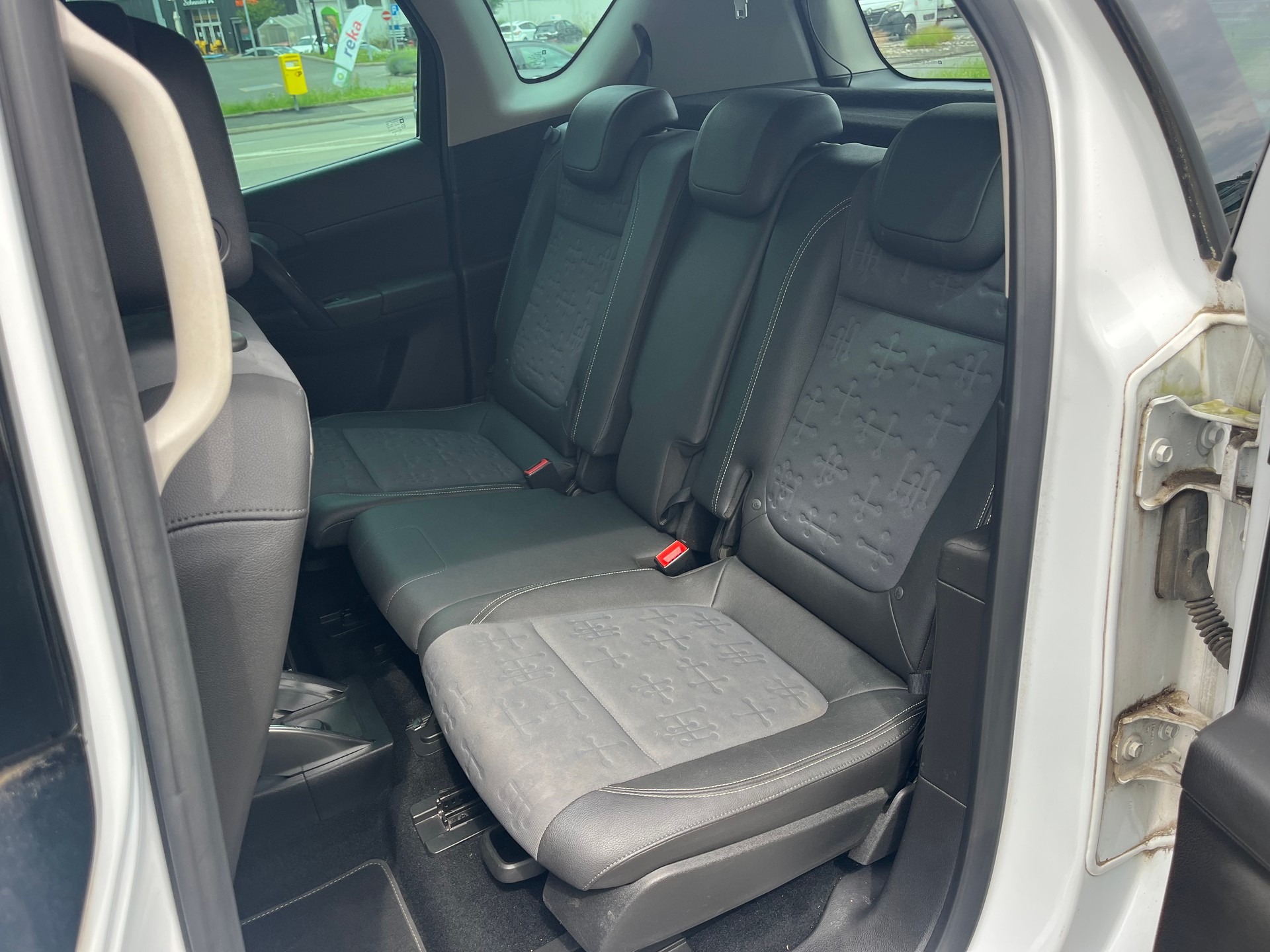 OPEL Meriva 1.7 CDTi Anniversary Edition Automatic-image-8