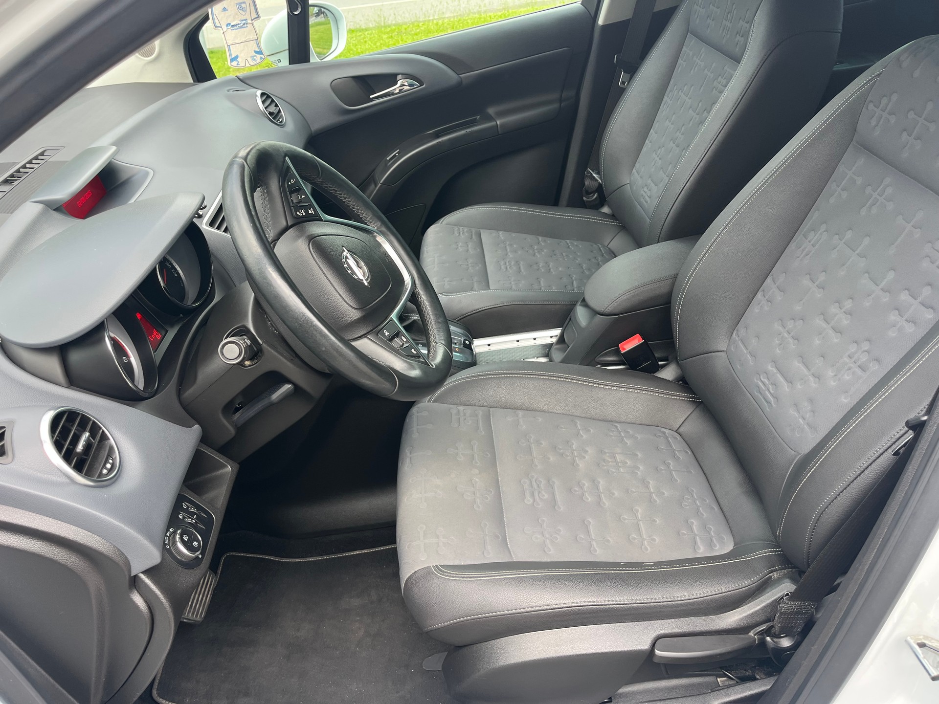 OPEL Meriva 1.7 CDTi Anniversary Edition Automatic-image-9