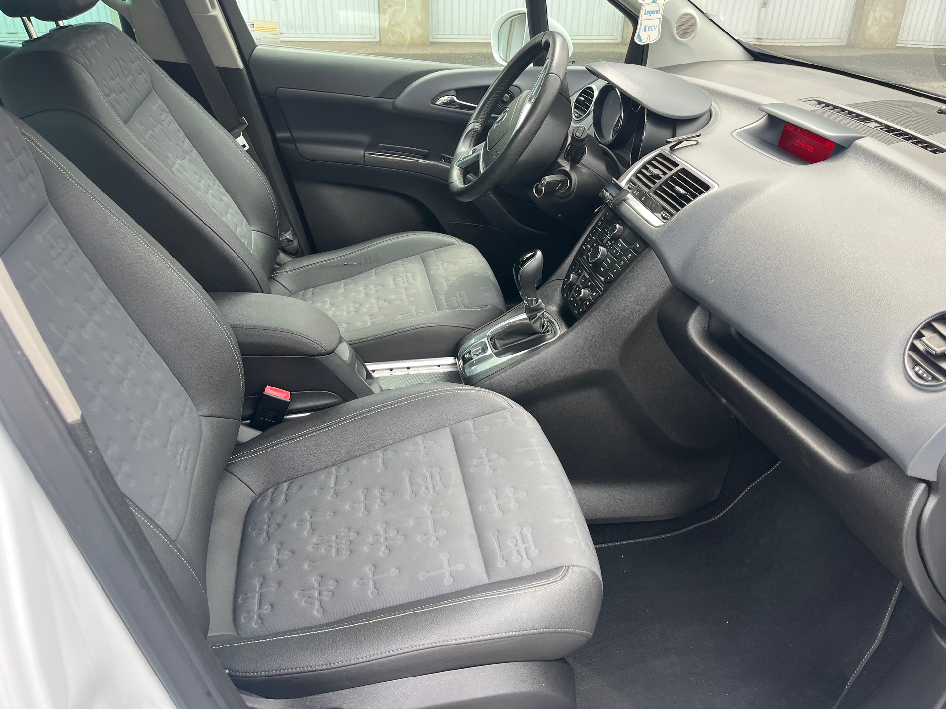 OPEL Meriva 1.7 CDTi Anniversary Edition Automatic-image-11
