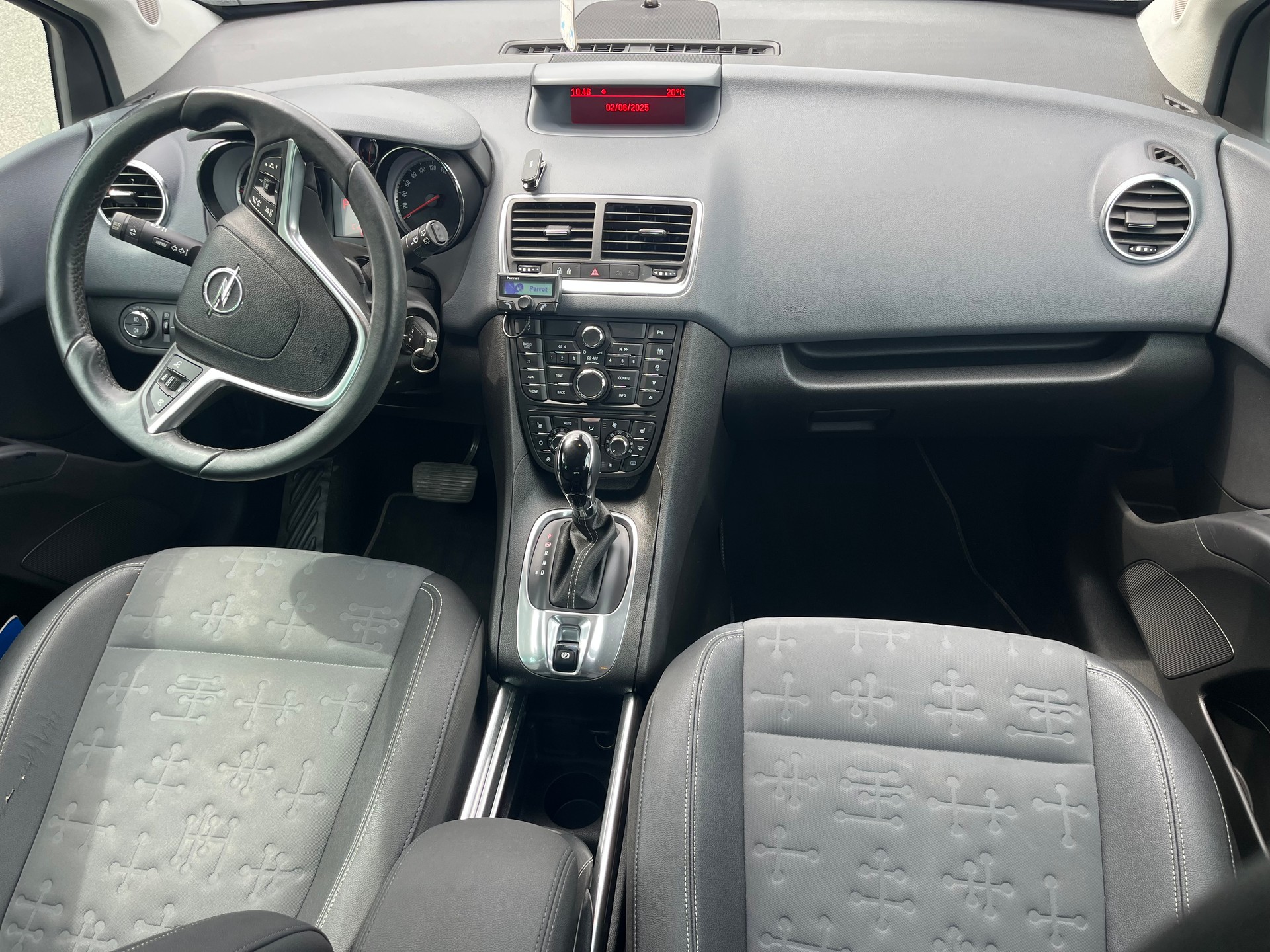 OPEL Meriva 1.7 CDTi Anniversary Edition Automatic-image-10