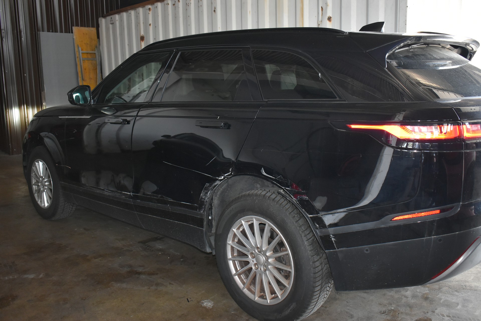 LAND ROVER Range Rover Velar R-Dynamic D 180 SE Automatic-image-2