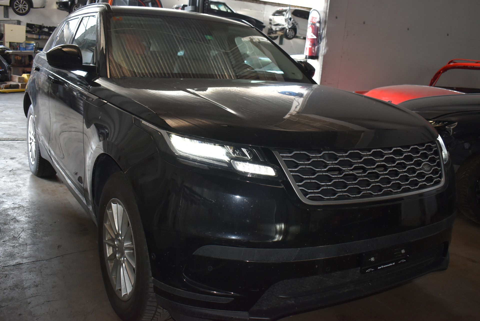 LAND ROVER Range Rover Velar R-Dynamic D 180 SE Automatic-image-1