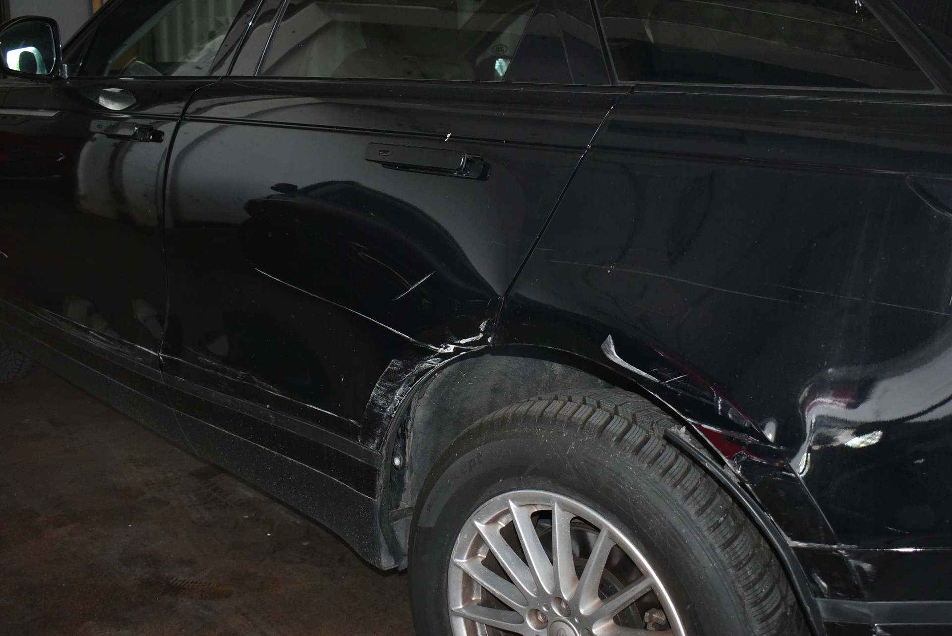 LAND ROVER Range Rover Velar R-Dynamic D 180 SE Automatic-image-3