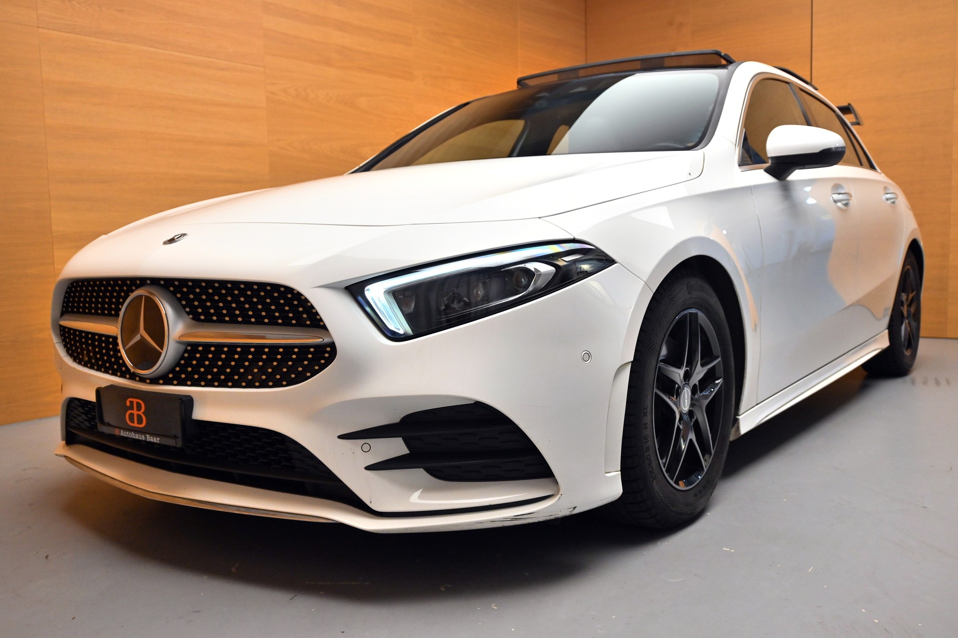 MERCEDES-BENZ A 200 AMG Line 7G-DCT-showroom-element-3