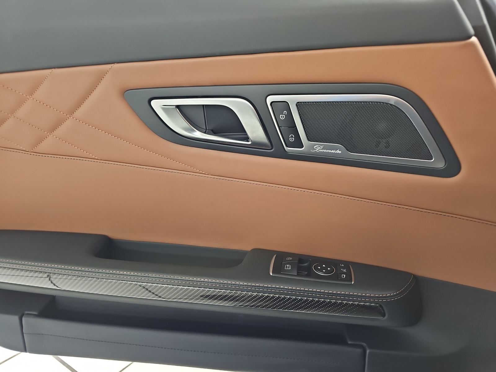 MERCEDES-BENZ AMG GT C Roadster Speedshift DCT-image-8